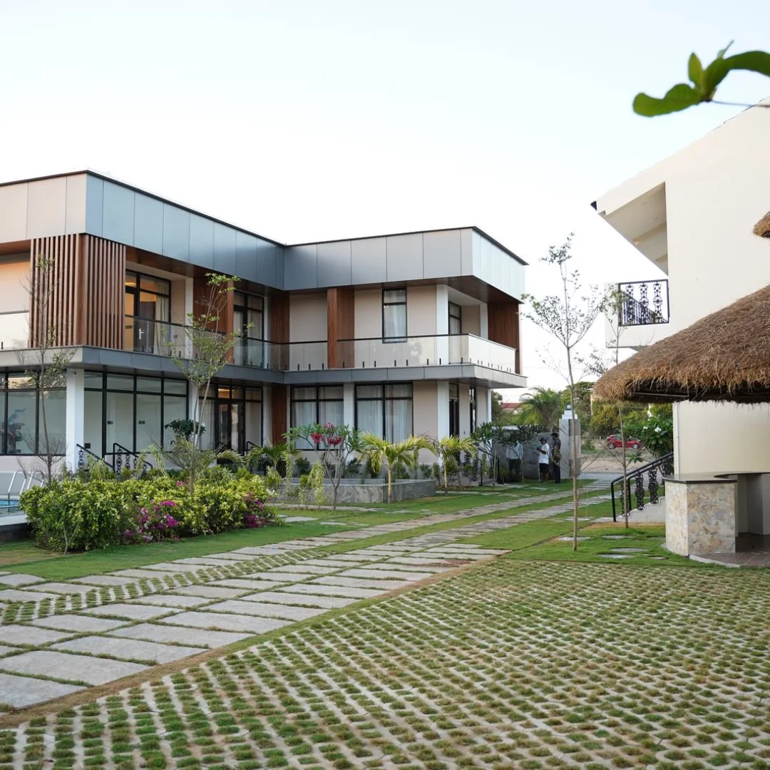 #perfecthouse#desination#destinationweddingphotographer#greenday #lawncarelife #perfectweather